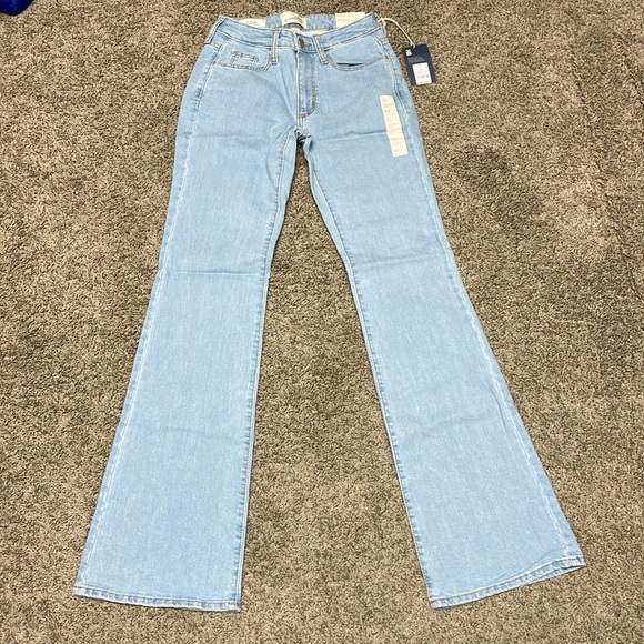 Jeans - Picture 1 of 7